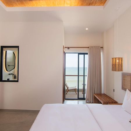 Azuri Bay Hotel กอลล์ ภายนอก รูปภาพ