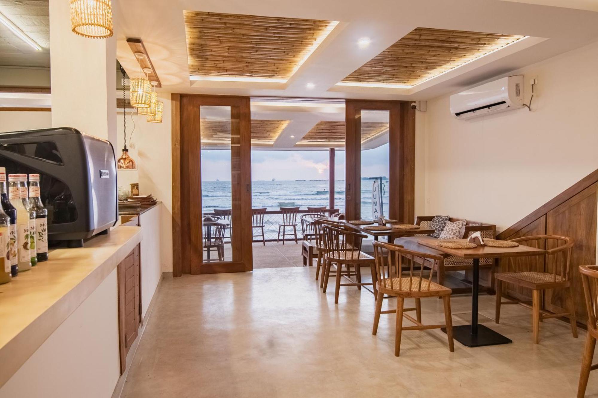 Azuri Bay Hotel กอลล์ ภายนอก รูปภาพ