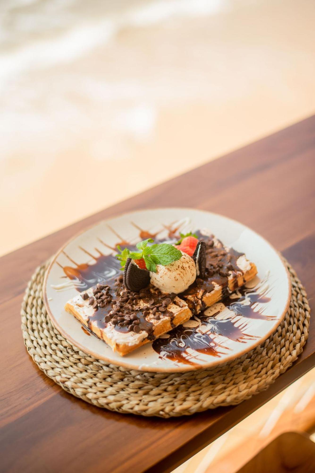 Azuri Bay Hotel กอลล์ ภายนอก รูปภาพ